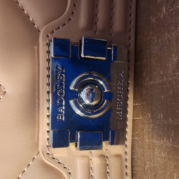 Nwt- Elegant Pink Badgley Mischka Vegan Leather Quilted Crossbody Shoulder Bag - Picture 5 of 12